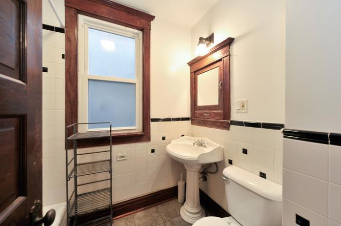 Building Photo - 3506 N Damen Ave