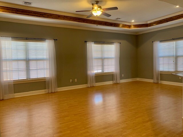 Building Photo - 3902 SW Grey Hawk Dr