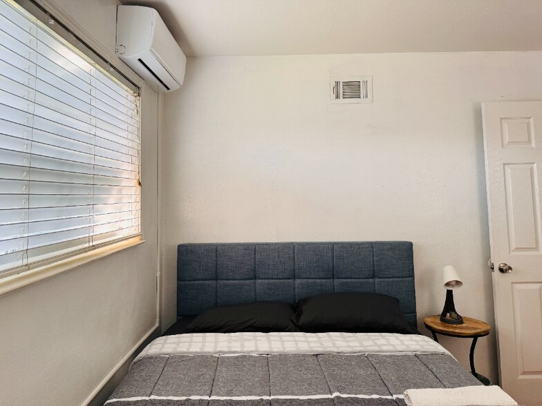 Building Photo - 209 Grant Ct