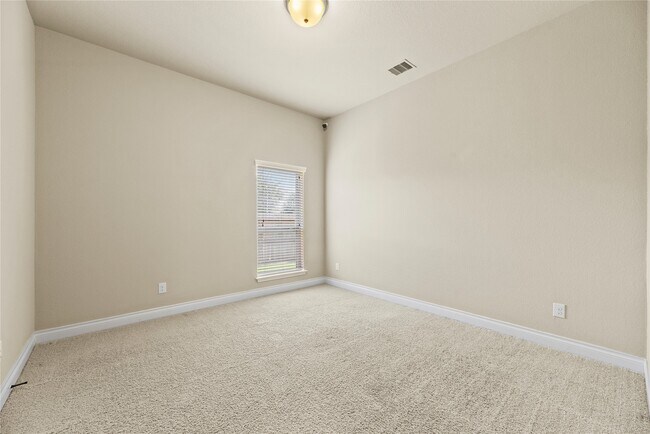 Building Photo - 5335 Stoneridge Ct