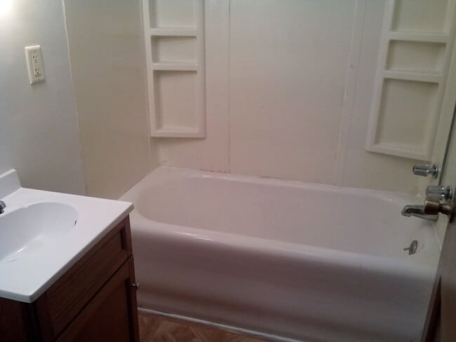 Building Photo - Cozy Two-Bedroom 1736 St. Joesph. Blvd