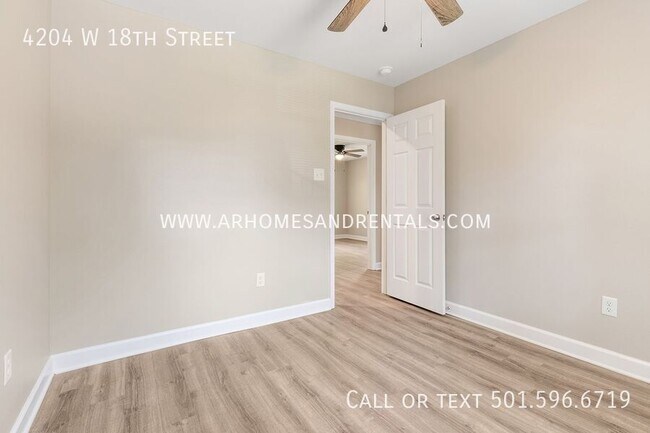 Building Photo - 4204 W 18th St