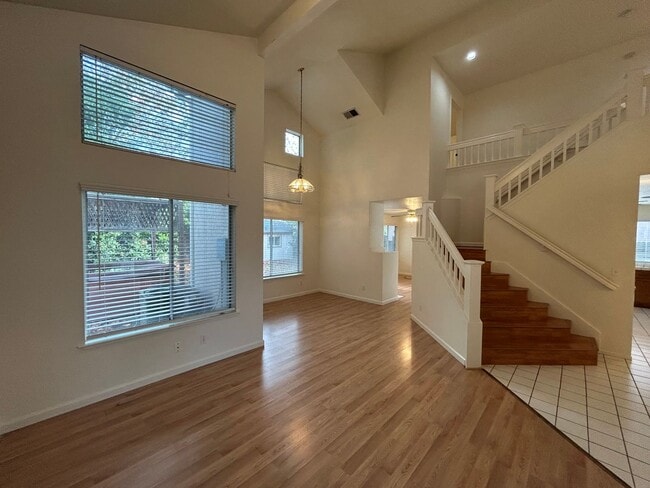 Building Photo - REDUCED!!!