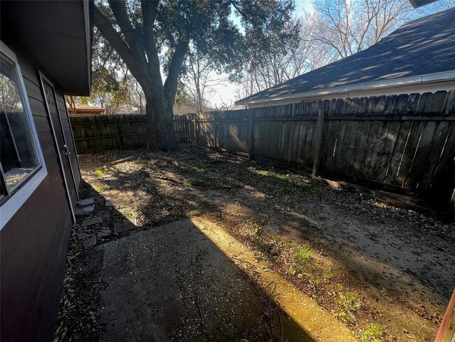 Building Photo - 22119 Diane Dr