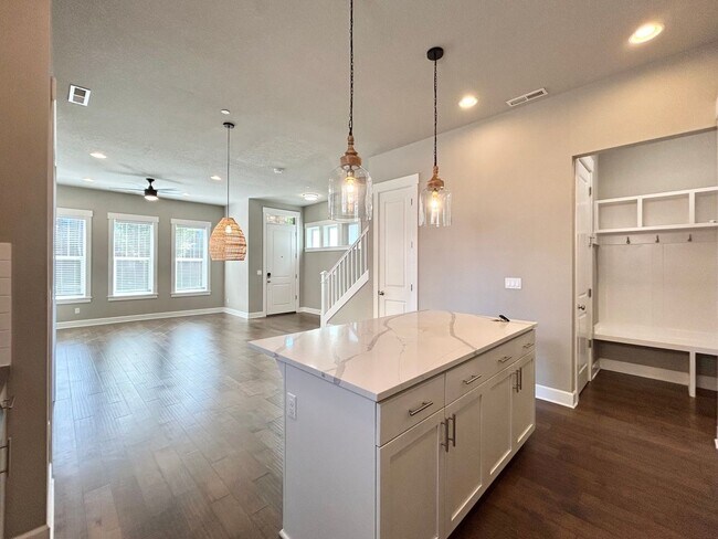 Building Photo - Luxury and Convenience Awaits in this Stunning 3 Bedroom, 2.5 Bathroom House with Abundant Parkin...