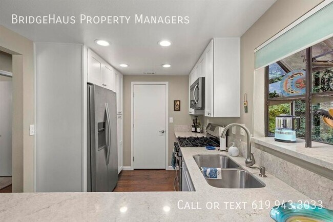 Building Photo - 1095 Shadowridge Dr