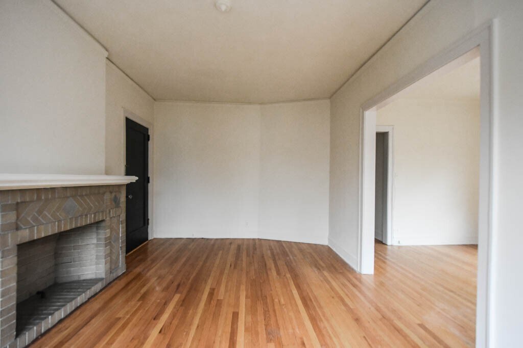Building Photo - 805 Dempster St