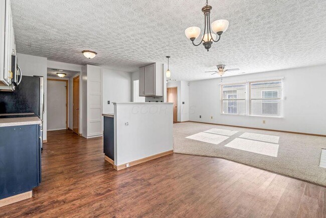 Building Photo - 2147 Shortcreek Rd