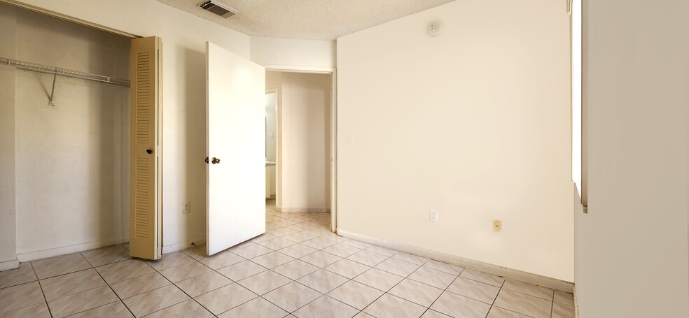 Building Photo - 1180 NW 125th Path