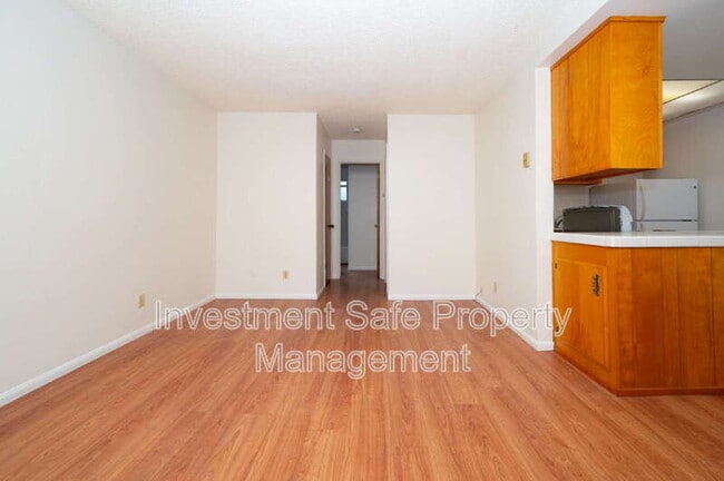Building Photo - 226 G. St.