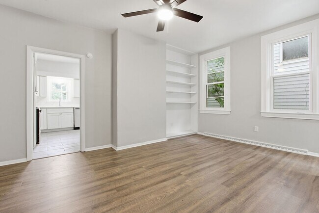 Building Photo - 29 E Orchard Ave