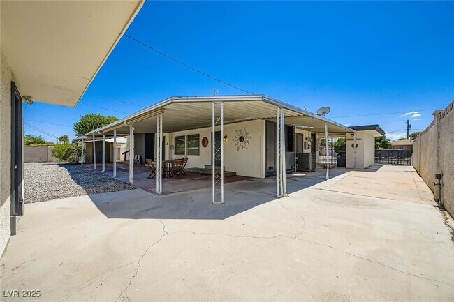 Building Photo - 555 Canosa Ave