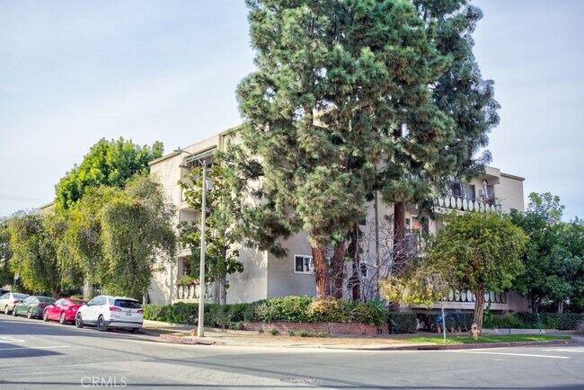 Building Photo - 4255 5th St