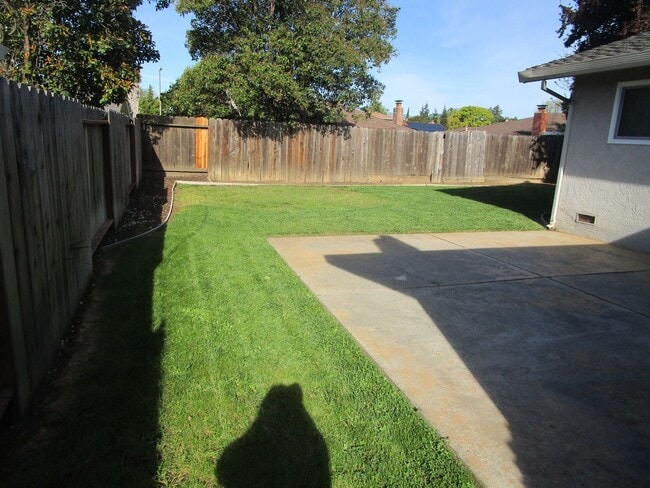 Building Photo - MOVE IN SPECIAL $500 off 1st months rent