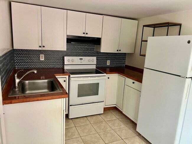 Building Photo - 26 Gracelyn Rd