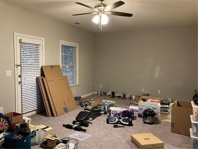 Building Photo - 11180 Brunson Dr