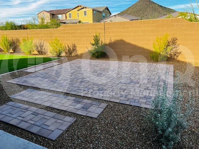 Building Photo - 12534 W Calle De Baca