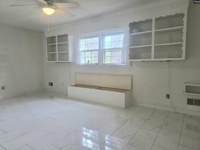 Building Photo - 77 Northlake Rd