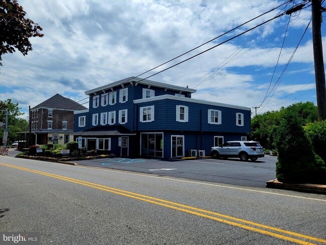 Building Photo - 25 E Bridge St