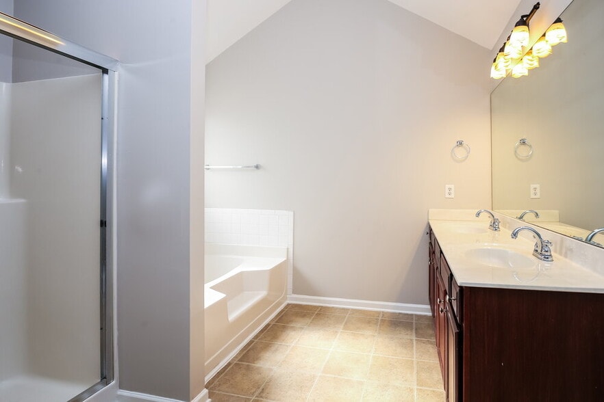 Building Photo - 4235 Fourth Rail Ln