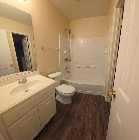 Building Photo - 2820 Deer Ridge Dr