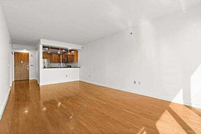 Building Photo - 20 Newport Pkwy