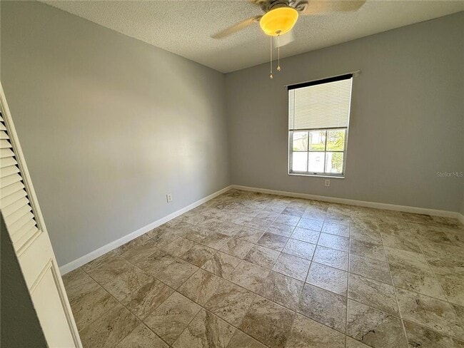 Building Photo - 225 Sun Vista Ct S