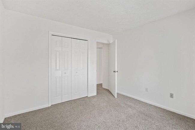 Building Photo - 2222 Hunters Run Dr