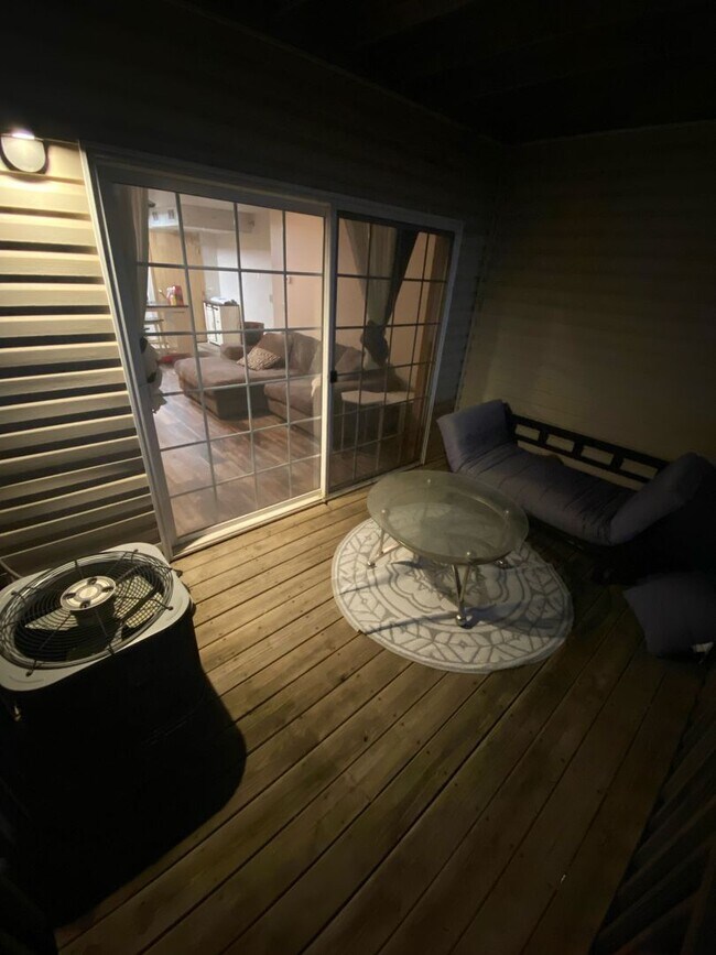 Building Photo - CONDO FOR RENT FROM PRIVATE LANDLORD!