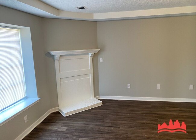 Building Photo - 7113 Tudor Ln