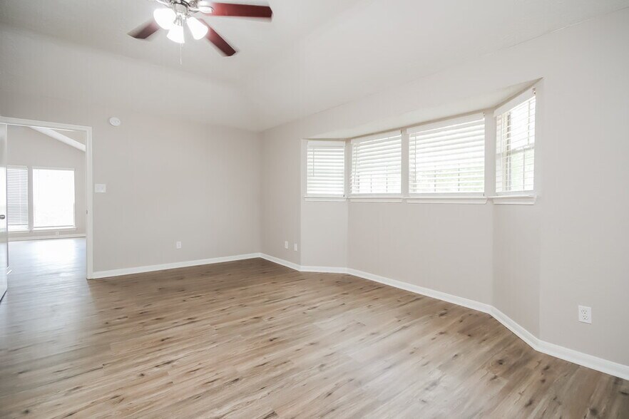 Building Photo - 1715 Windy Knoll Dr