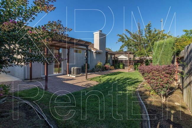 Building Photo - 2554 Douglas Fir Dr