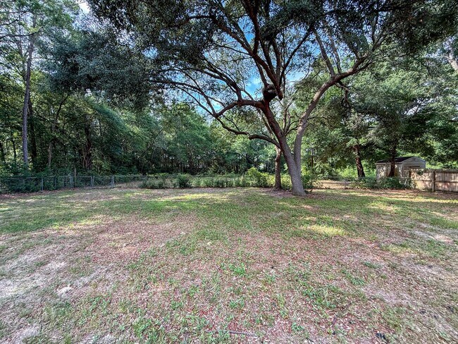 Building Photo - Completely Updated Brick Home with New Kitchen Appliances, Bathrooms, Flooring & Paint!