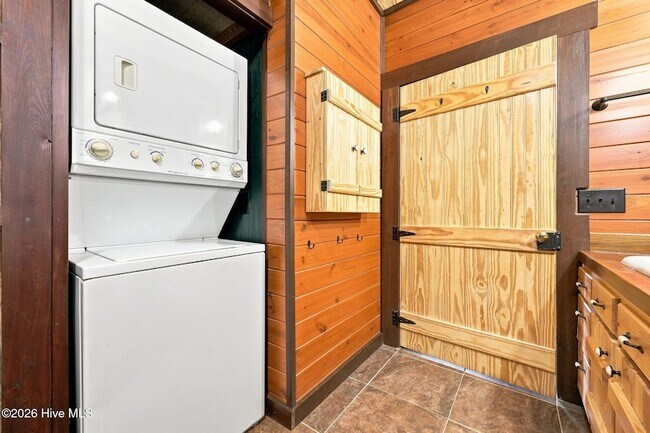Building Photo - 5103 Hillmon Grove Rd