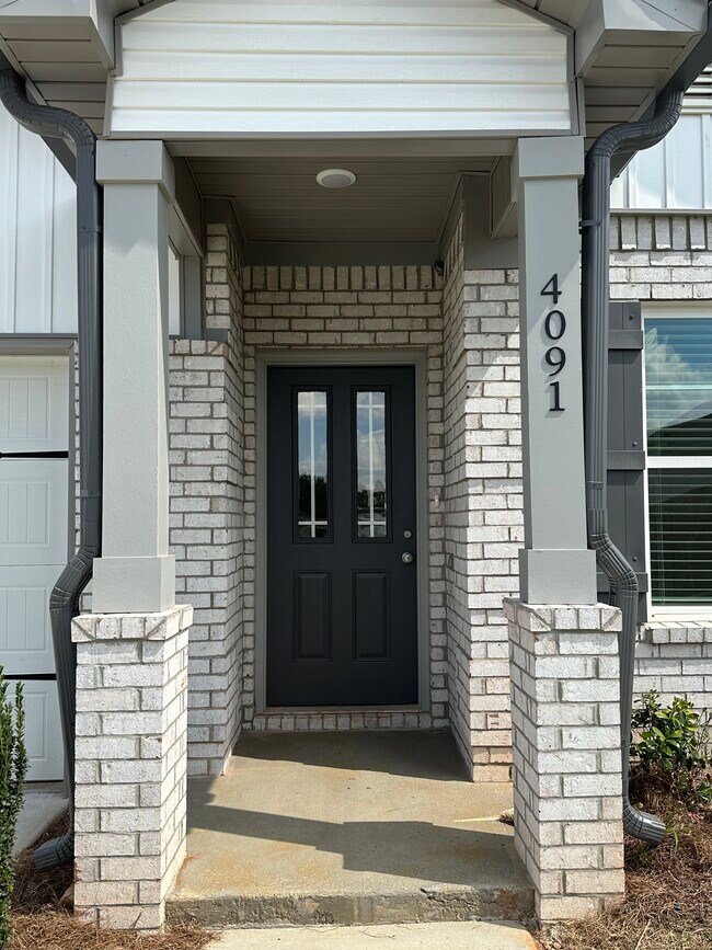 Building Photo - 4091 Textile Ln SW