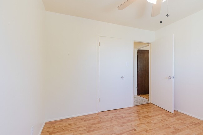 Building Photo - 3 Bedroom 2 Bathroom