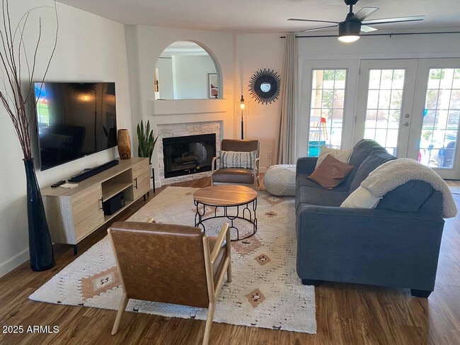 Building Photo - 3798 E Encinas Ave