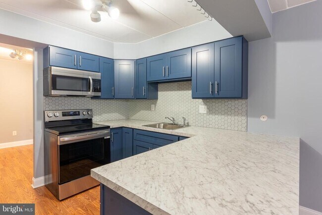 Building Photo - 235 E Village Rd