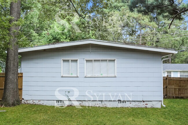 Building Photo - Carve Out a Great Life Here!