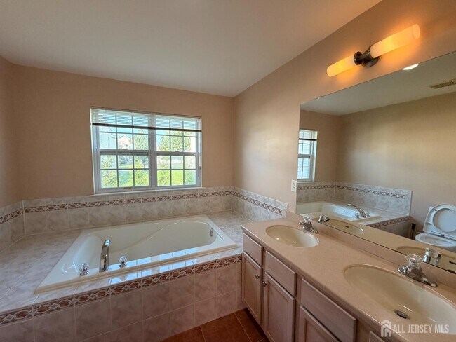 Building Photo - 87 Timberhill Dr