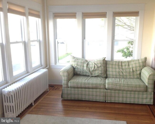 Building Photo - 7103 Ventnor Ave