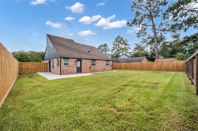 Building Photo - 23922 Creek Ridge Dr