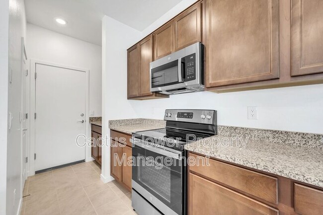 Building Photo - 9850 E Tamery Ave
