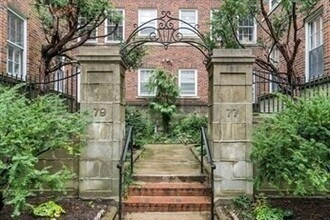 Building Photo - 77 Martin St