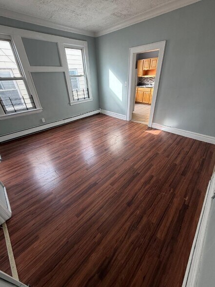 Building Photo - 137 Goodwin Ave