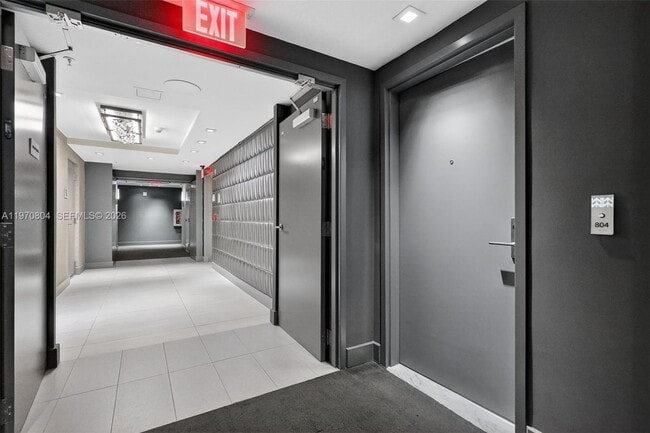 Building Photo - 300 Sunny Isles Blvd