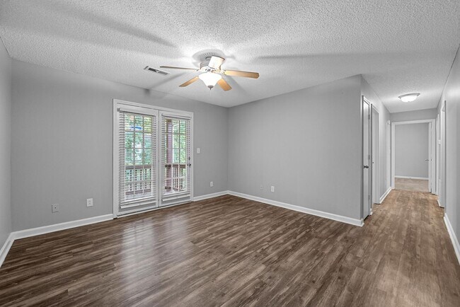 Building Photo - 1251 Parkway Pl