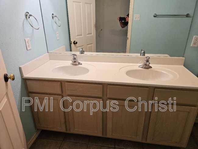 Building Photo - 5107 High Bank Dr