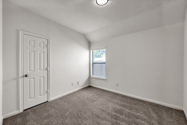 Building Photo - 29717 Buffalo Canyon Dr