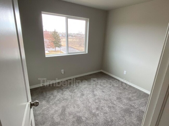Building Photo - 889 Grissom Dr.